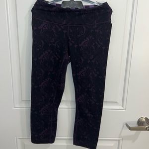 Low rise cropped lululemon patterned leggings
